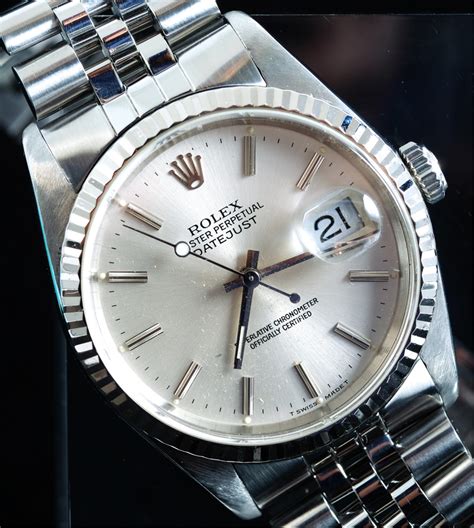 rolex oysterdate 34mm.